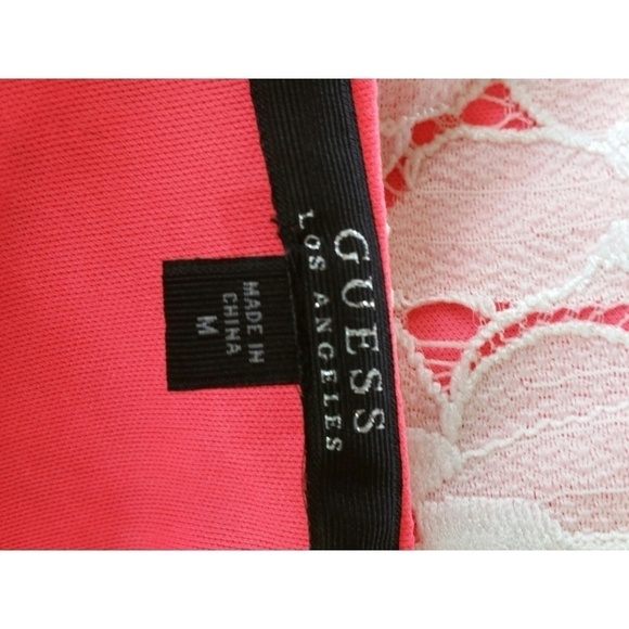 3/ $25 Guess M Cropped Top Pink White Zip Top - Picture 3 of 7